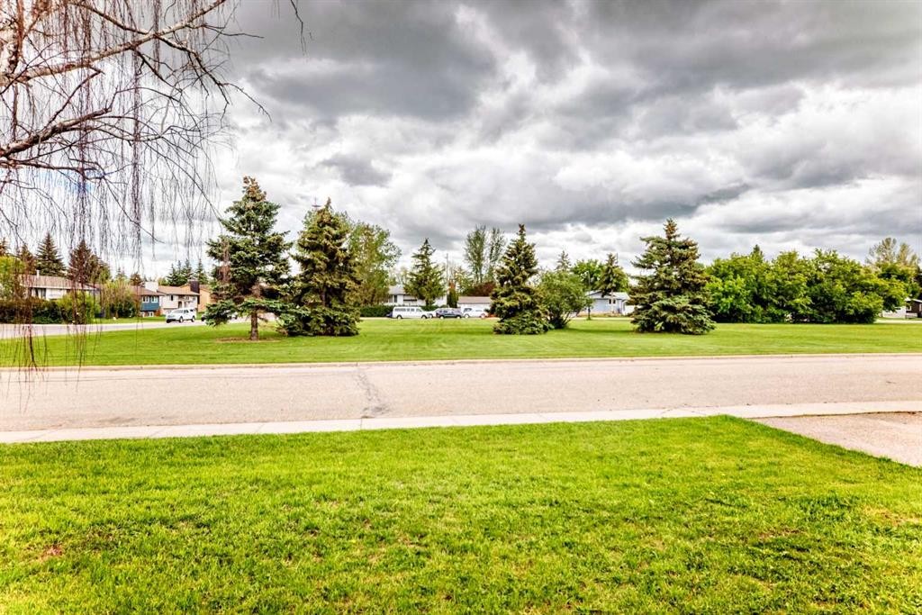 67 Newcombe Crescent, Red Deer, AB