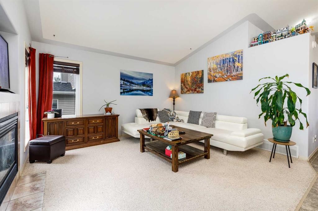 613 Oak Street, Springbrook, AB