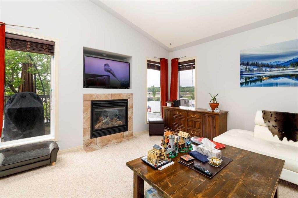 613 Oak Street, Springbrook, AB