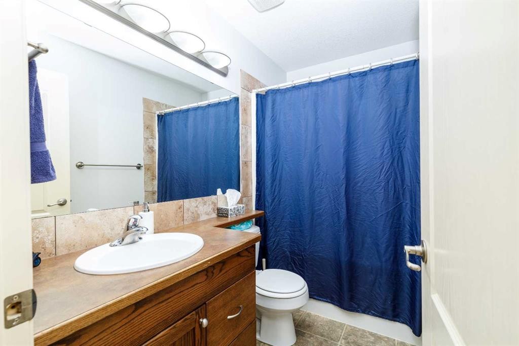613 Oak Street, Springbrook, AB