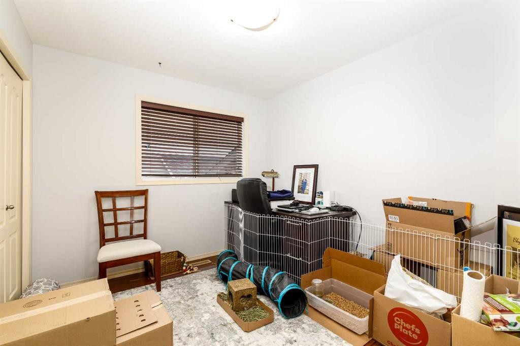 613 Oak Street, Springbrook, AB