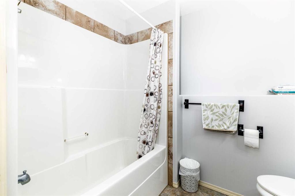 613 Oak Street, Springbrook, AB