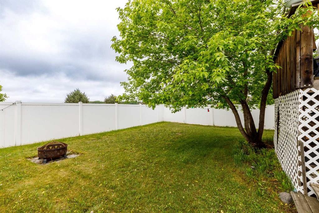 613 Oak Street, Springbrook, AB