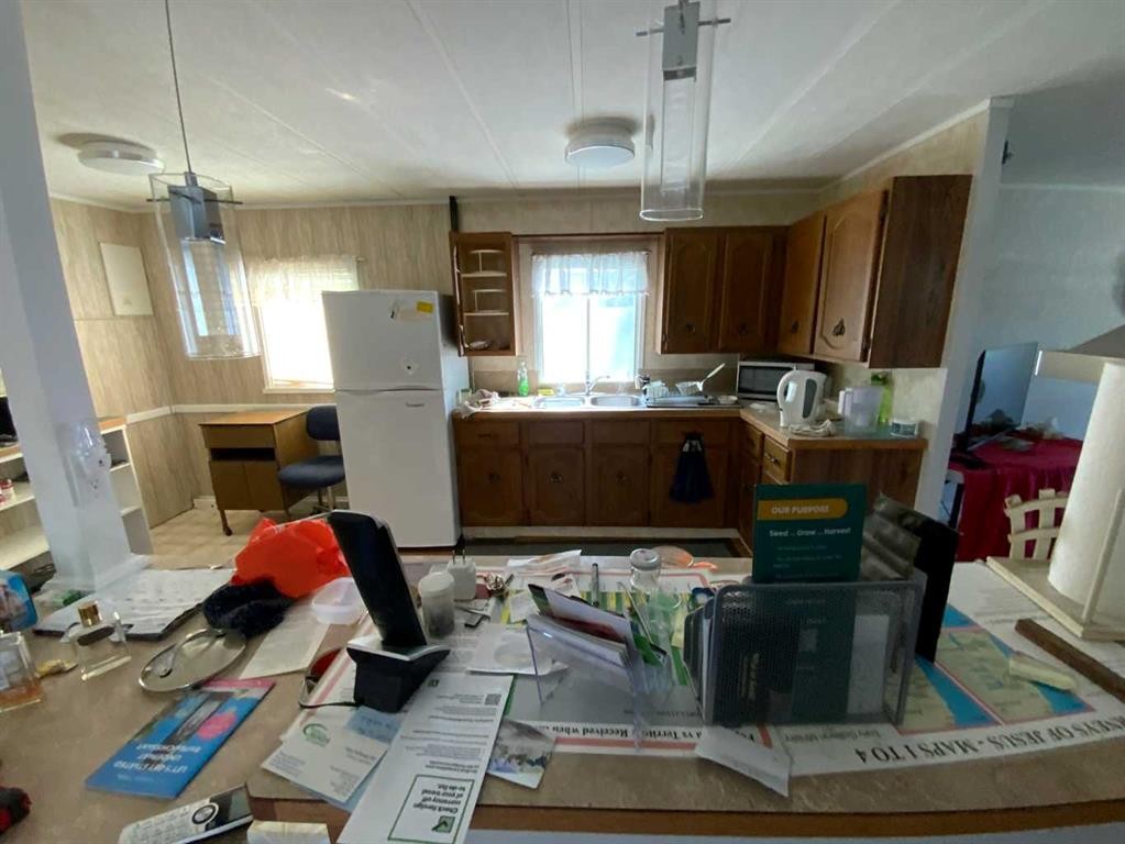 48 Mobile Drive Ne, Three Hills, AB