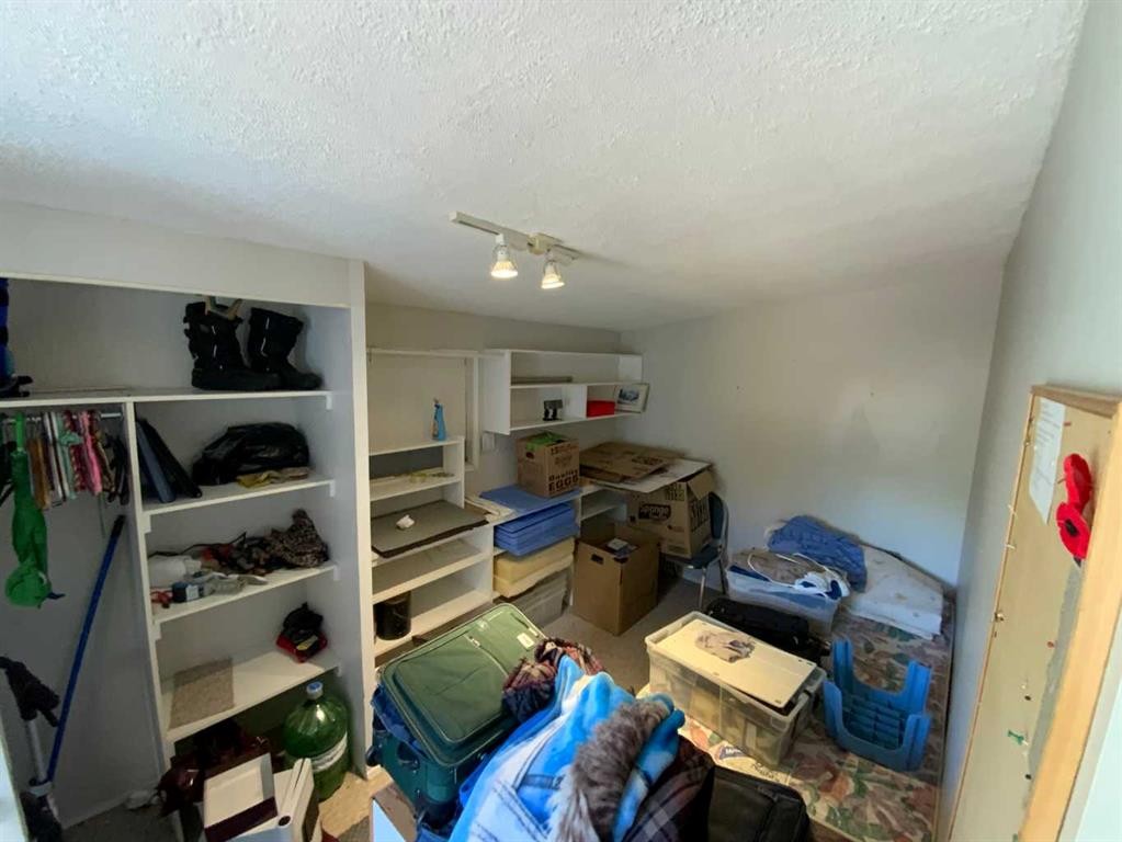 48 Mobile Drive Ne, Three Hills, AB