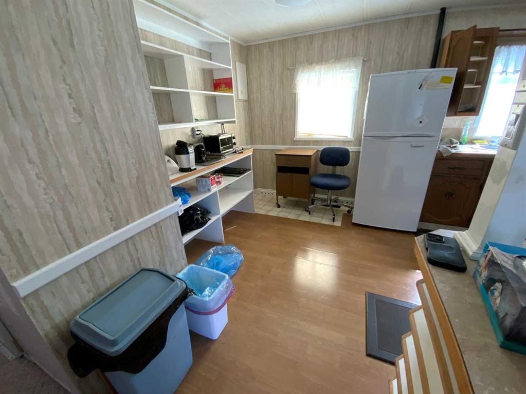 48 Mobile Drive Ne, Three Hills, AB