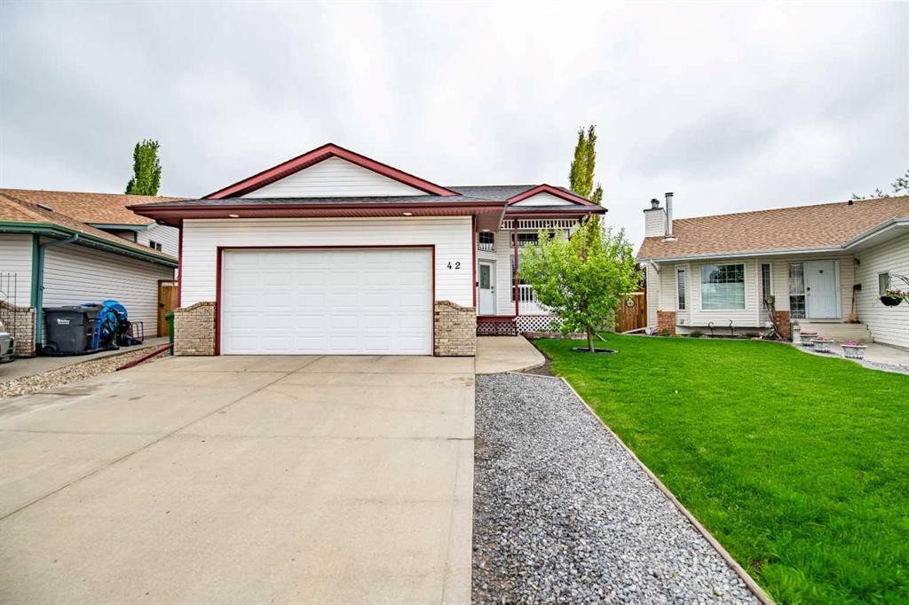 42 Logan Close, Red Deer, AB