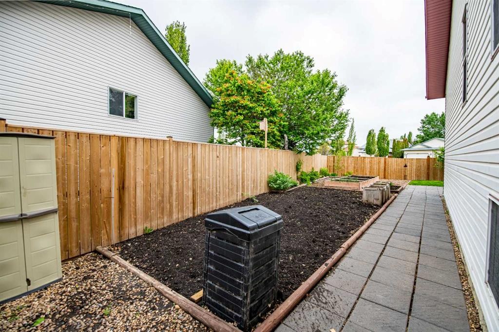42 Logan Close, Red Deer, AB