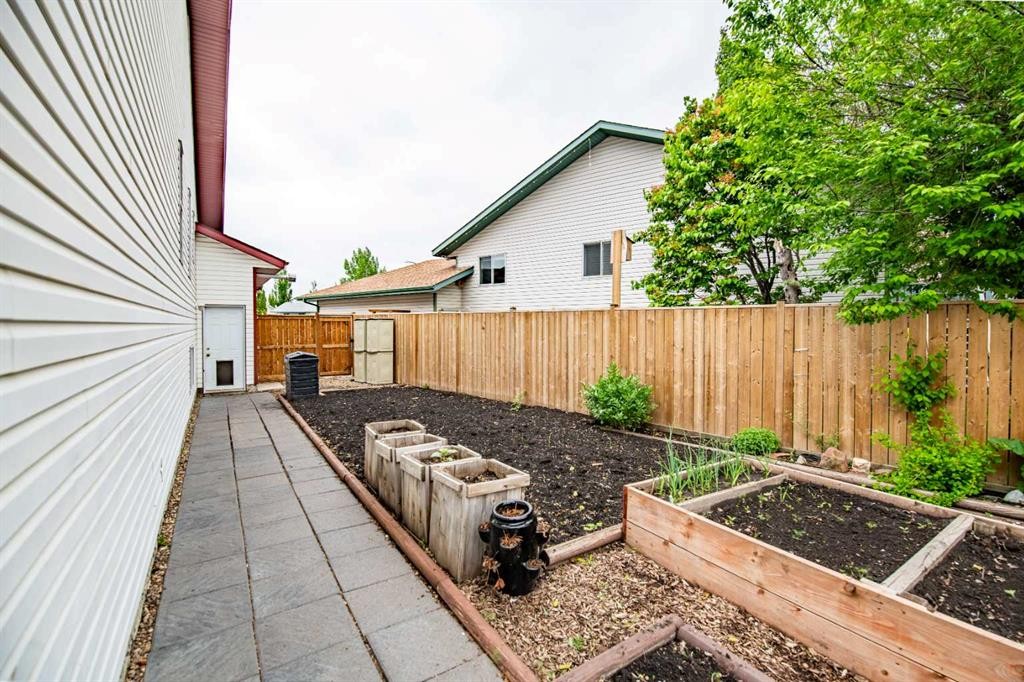 42 Logan Close, Red Deer, AB
