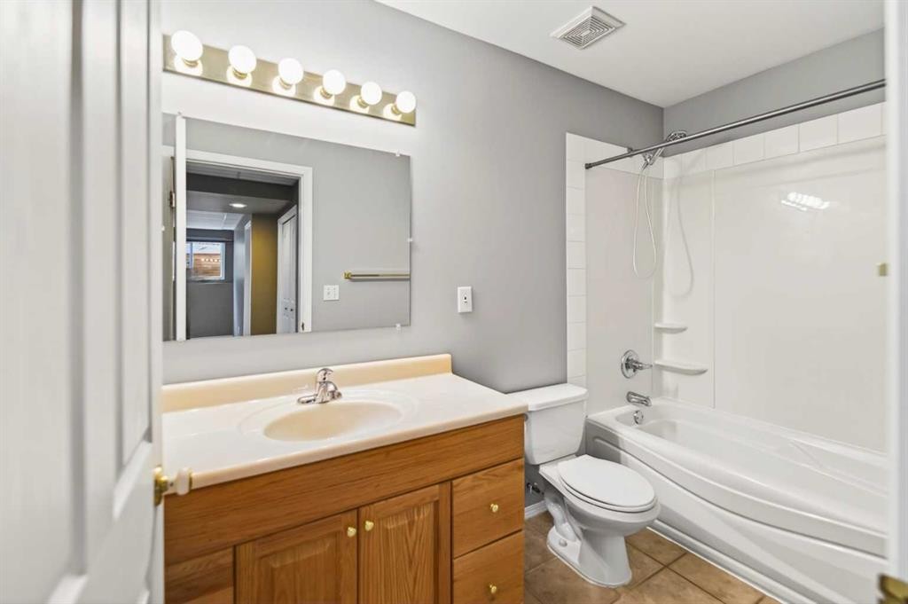 42 Logan Close, Red Deer, AB