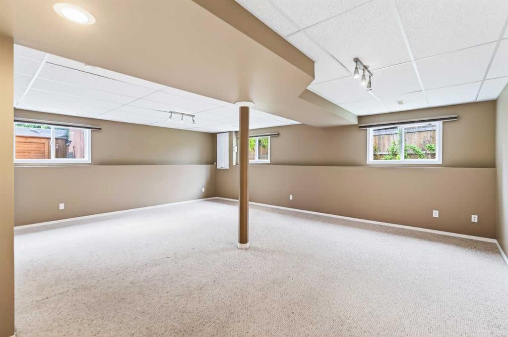 42 Logan Close, Red Deer, AB