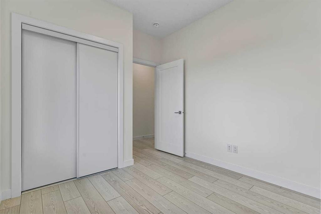 42 Corner Glen Manor Ne, Calgary, AB