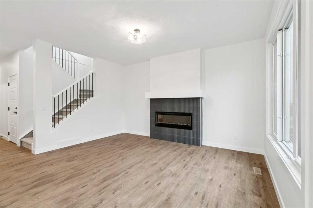 37 Sora Gardens Se, Calgary, AB