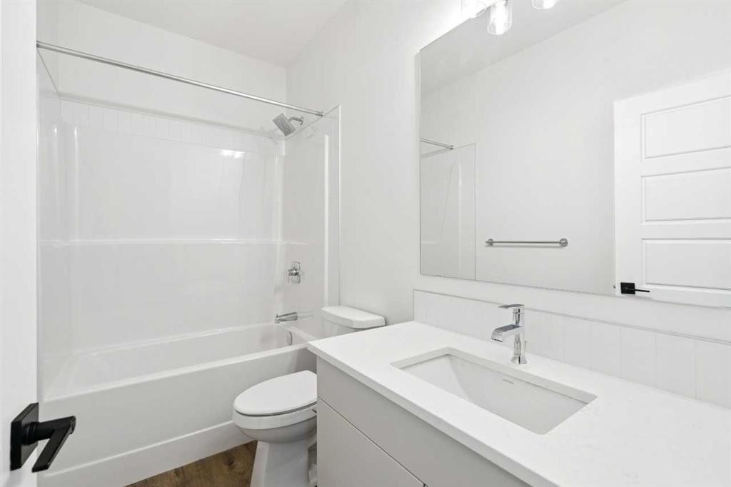 37 Sora Gardens Se, Calgary, AB