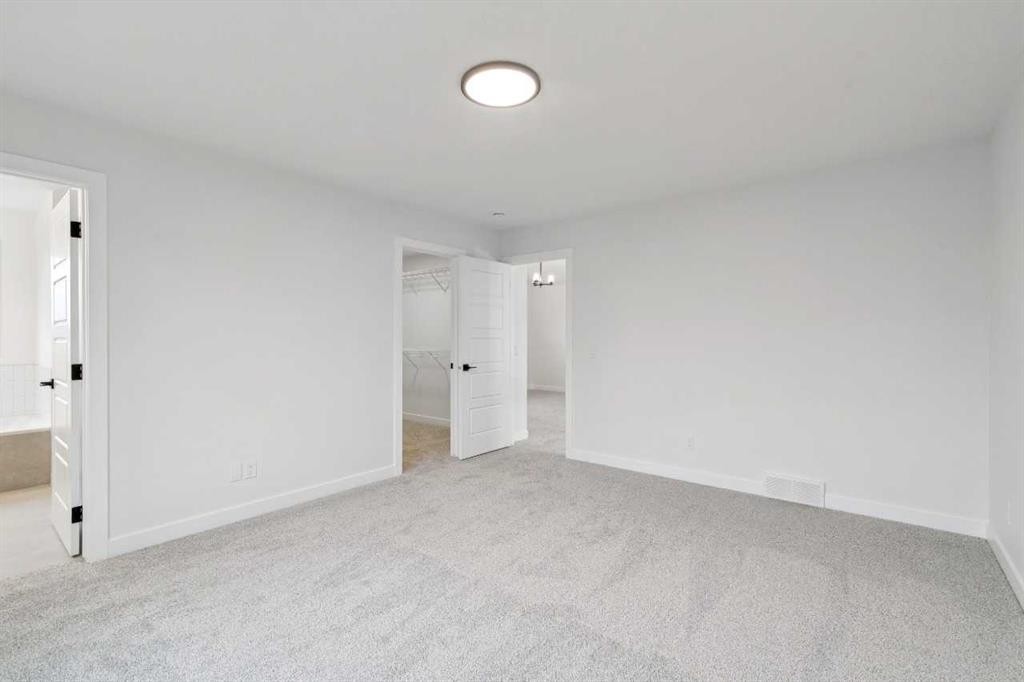 37 Sora Gardens Se, Calgary, AB