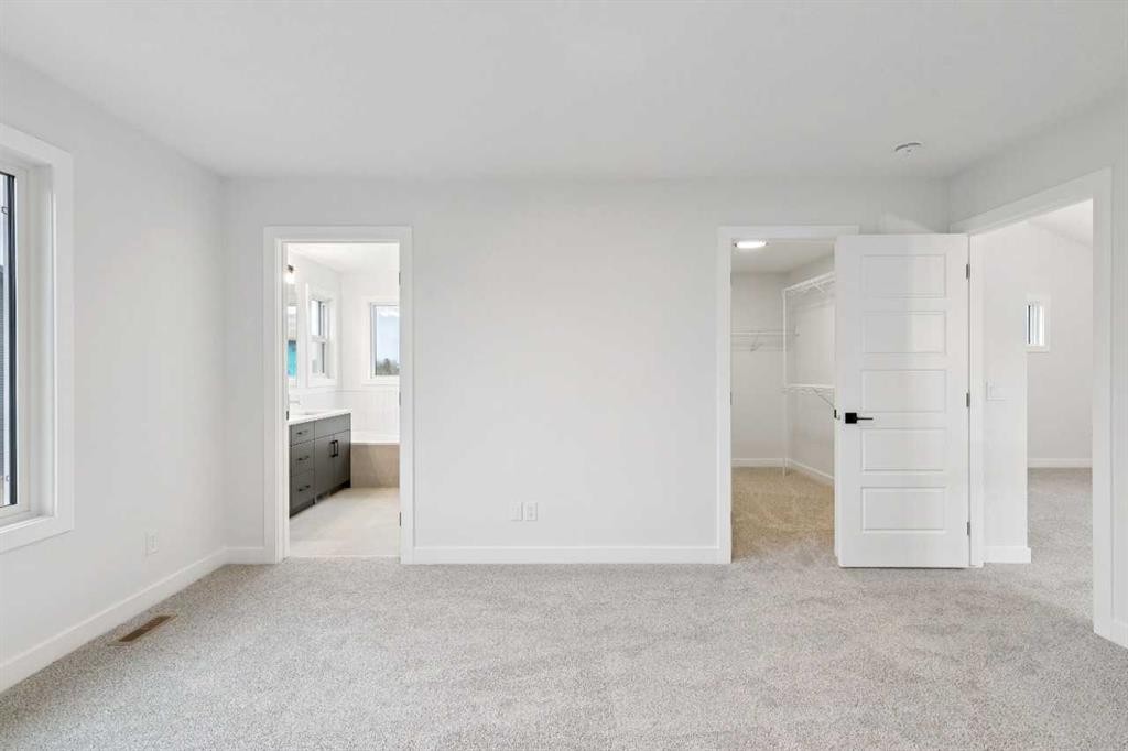 37 Sora Gardens Se, Calgary, AB