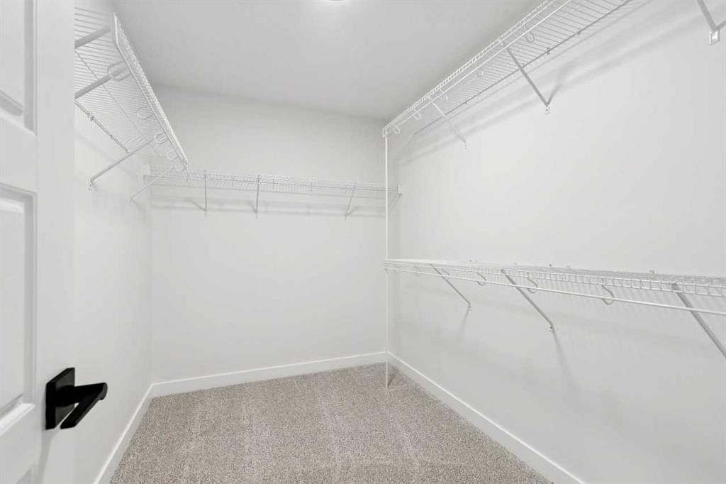 37 Sora Gardens Se, Calgary, AB