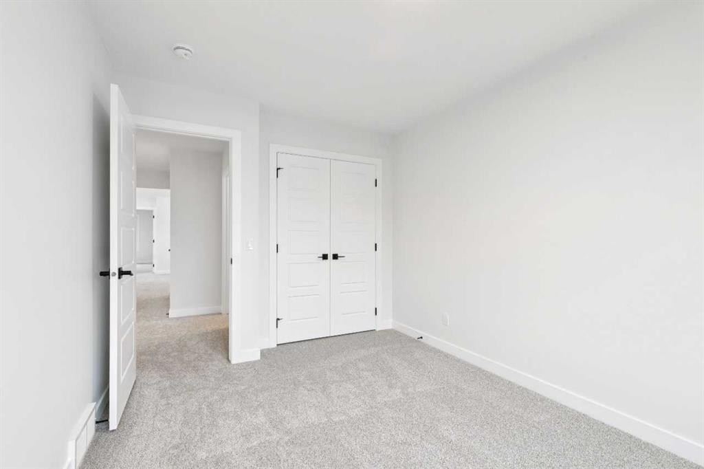 37 Sora Gardens Se, Calgary, AB