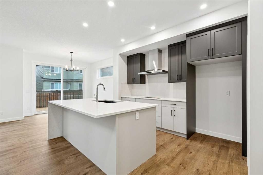37 Sora Gardens Se, Calgary, AB