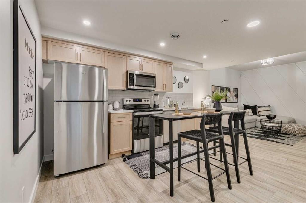 37 Sora Gardens Se, Calgary, AB