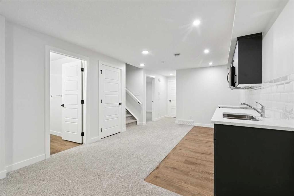 37 Sora Gardens Se, Calgary, AB