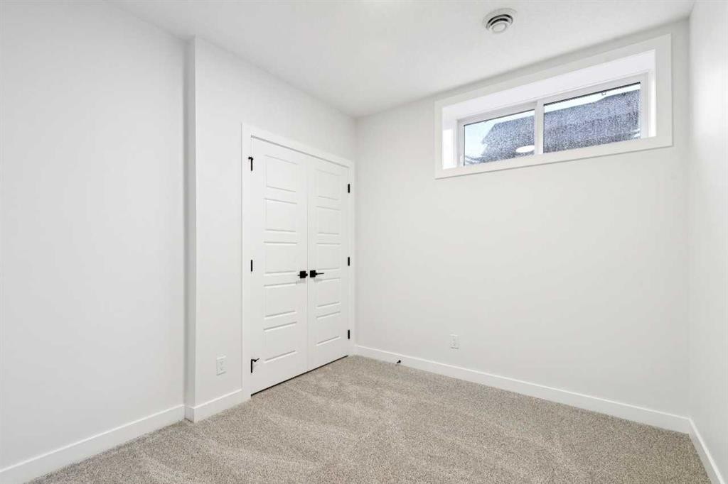 37 Sora Gardens Se, Calgary, AB
