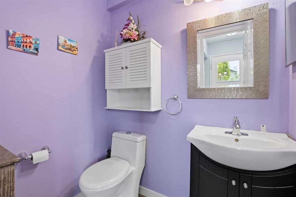17 Elwell Close, Red Deer, AB