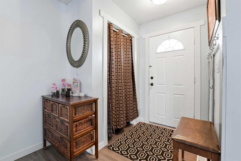 17 Elwell Close, Red Deer, AB