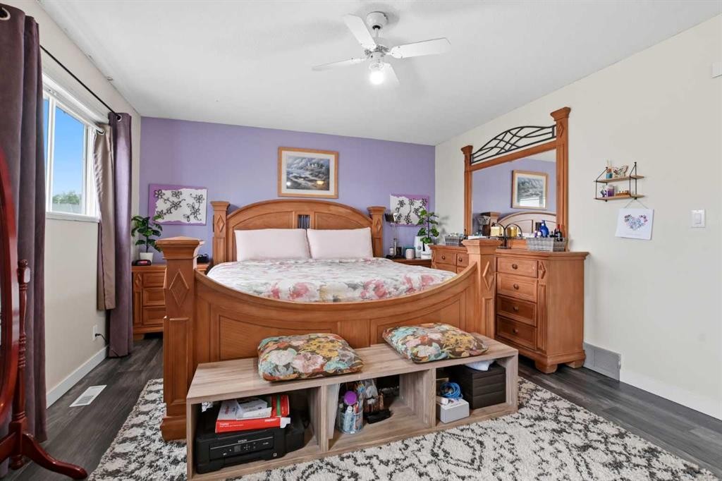 17 Elwell Close, Red Deer, AB