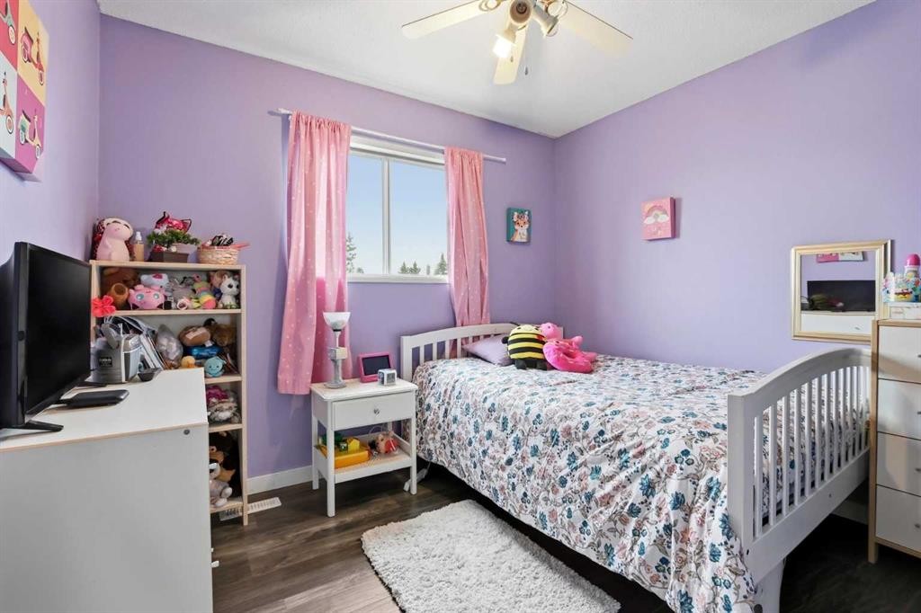 17 Elwell Close, Red Deer, AB