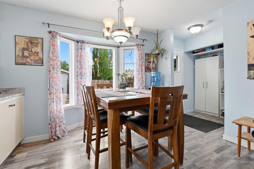 17 Elwell Close, Red Deer, AB