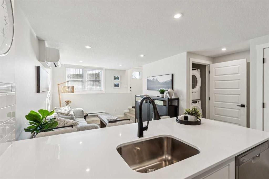 105-155 Crimson Ridge Place Nw, Calgary, AB
