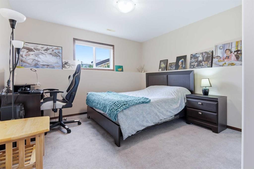 136 Lanterman Close, Red Deer, AB