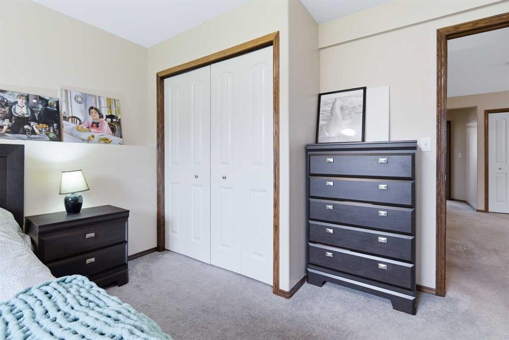 136 Lanterman Close, Red Deer, AB