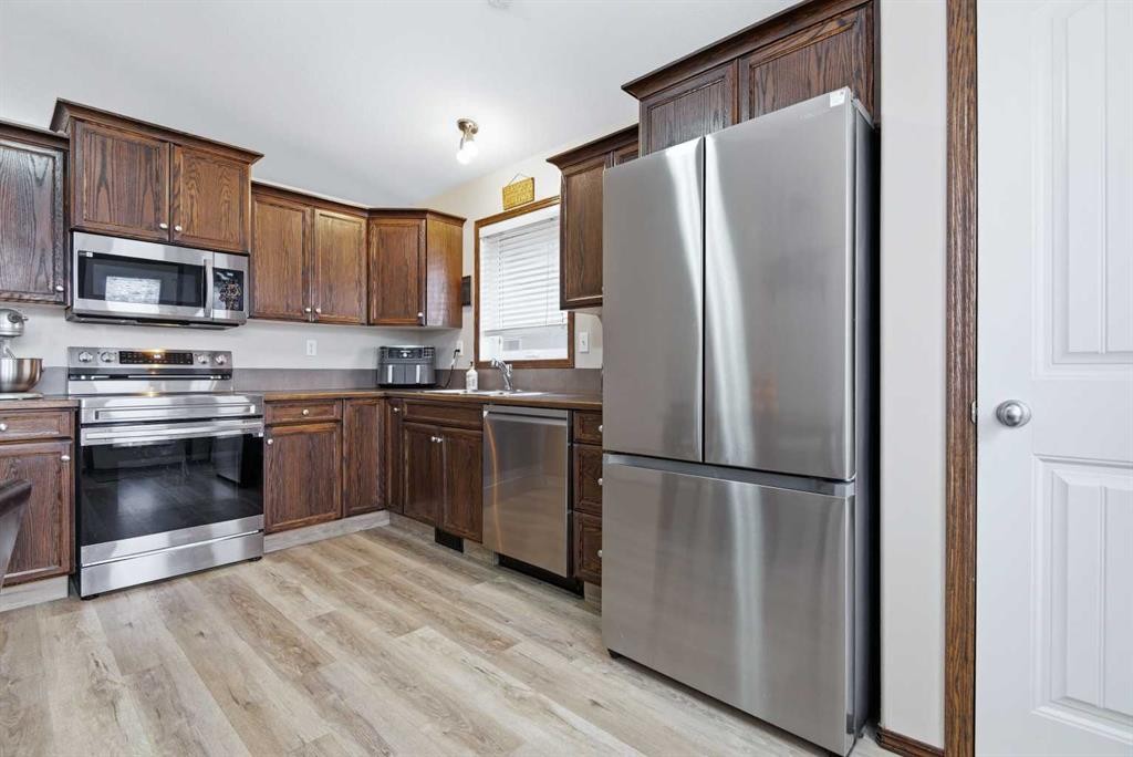 136 Lanterman Close, Red Deer, AB