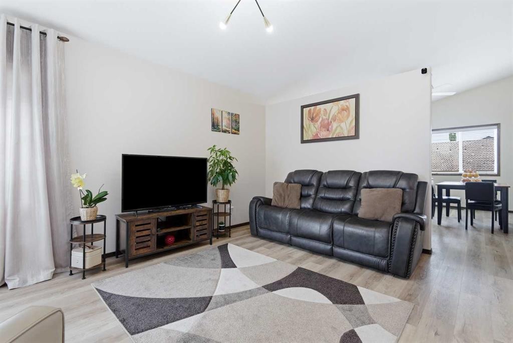 136 Lanterman Close, Red Deer, AB