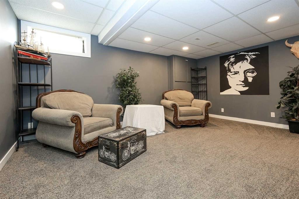 25 Kee Close, Red Deer, AB