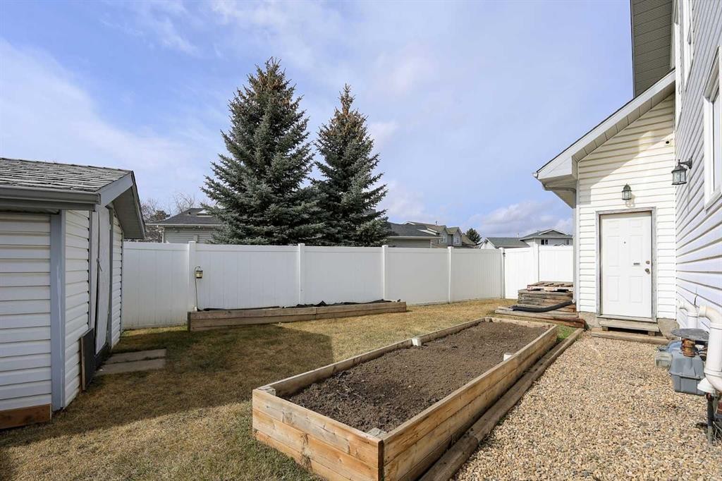 25 Kee Close, Red Deer, AB