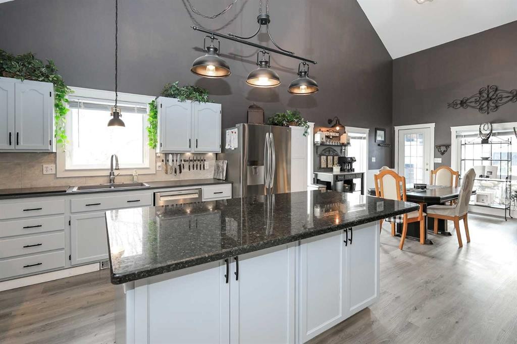 25 Kee Close, Red Deer, AB