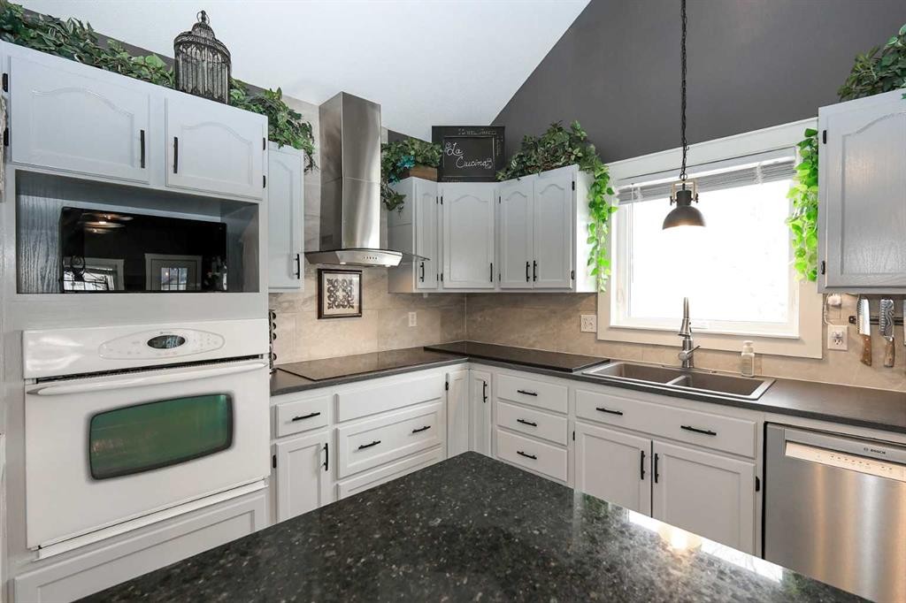 25 Kee Close, Red Deer, AB