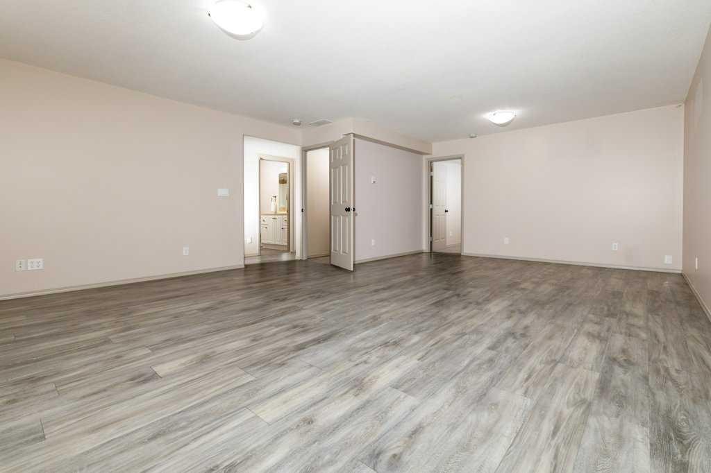 15 Kirton Close, Red Deer, AB - Indoor Photo Showing Other Room