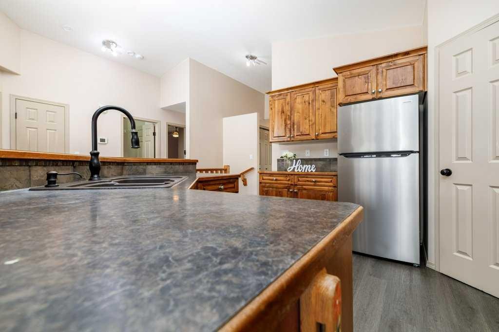 15 Kirton Close, Red Deer, AB - Indoor Photo Showing Kitchen With Stainless Steel Kitchen