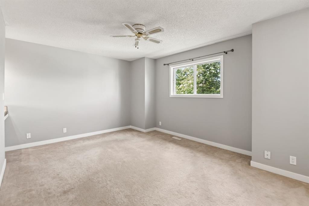5 Elwell Close, Red Deer, AB