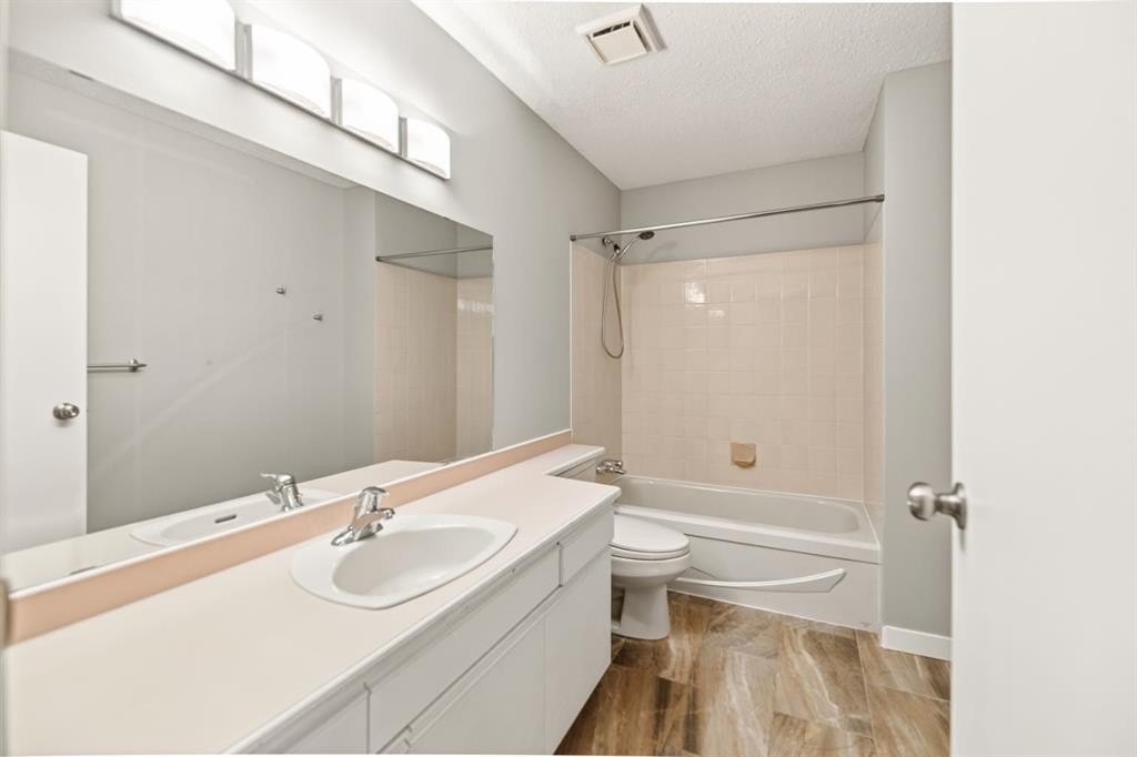 5 Elwell Close, Red Deer, AB