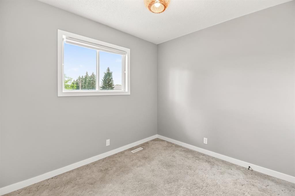 5 Elwell Close, Red Deer, AB