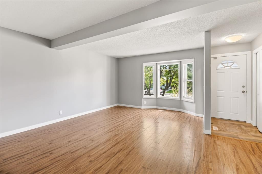5 Elwell Close, Red Deer, AB