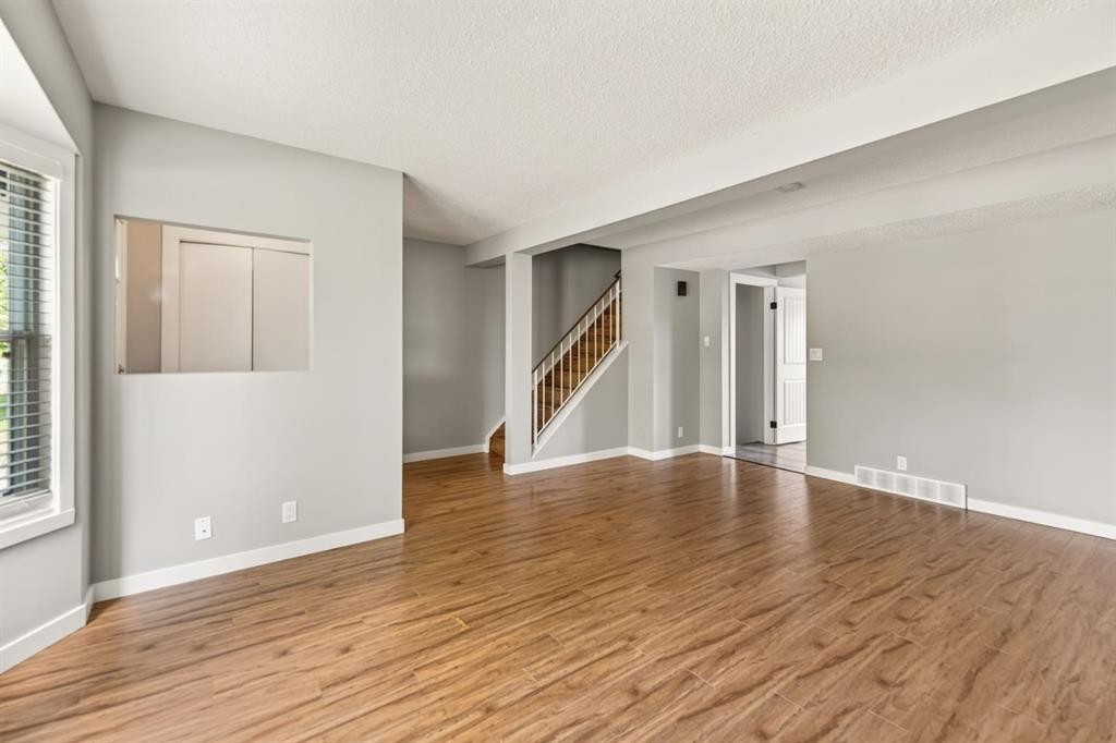 5 Elwell Close, Red Deer, AB