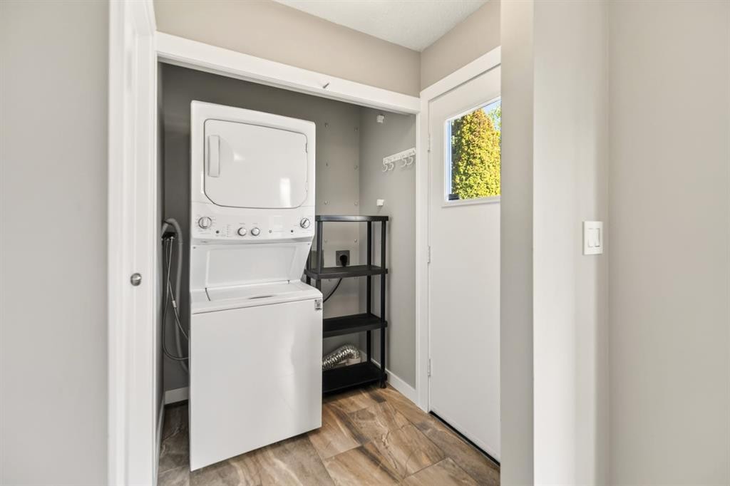 5 Elwell Close, Red Deer, AB