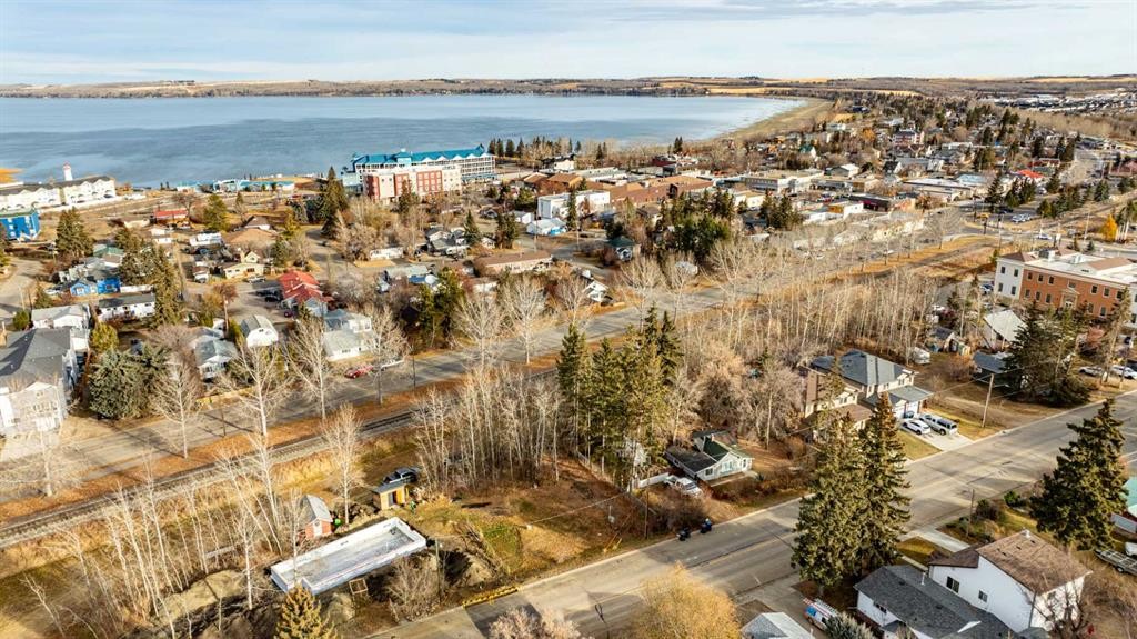 5120 48 Avenue, Sylvan Lake, AB