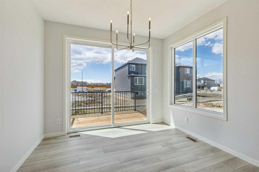 41 Belmont Row Sw, Calgary, AB - Indoor Photo Showing Other Room